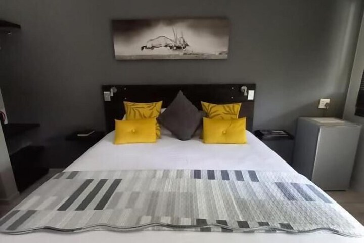 Room 16 of 96