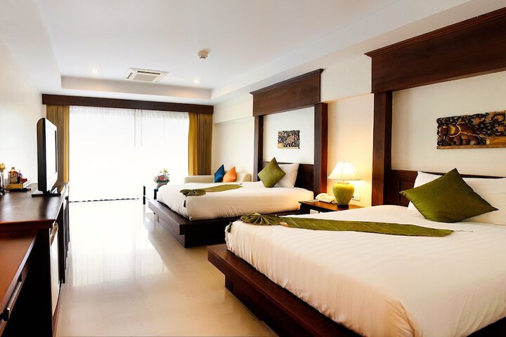 Room 10 of 90