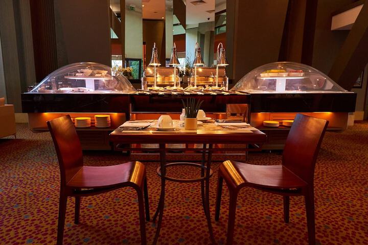 Dining 175 of 267