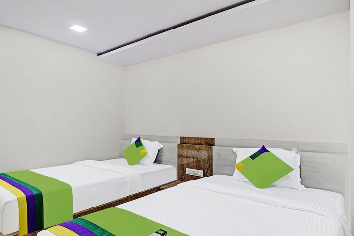 Room 12 of 39