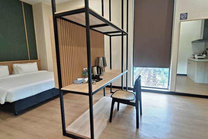 Room 18 of 35