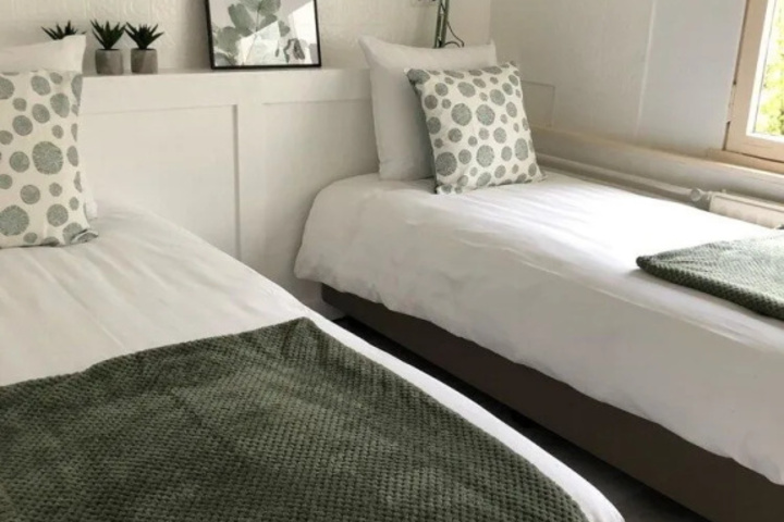 Room 5 of 20