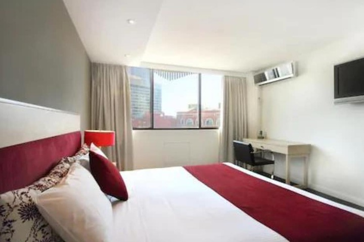 Room 13 of 27