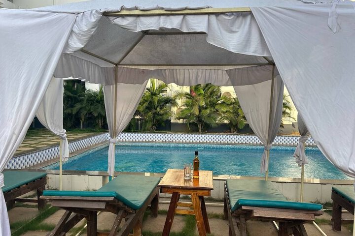 Pool 58 of 73