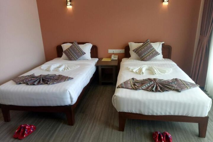 Room 10 of 15