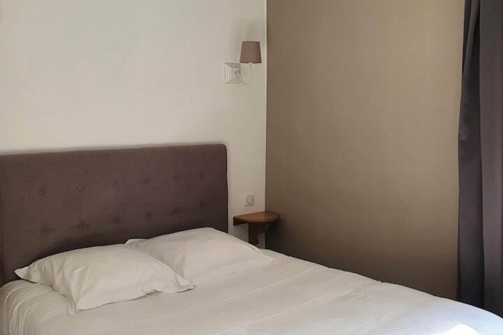 Room 42 of 89