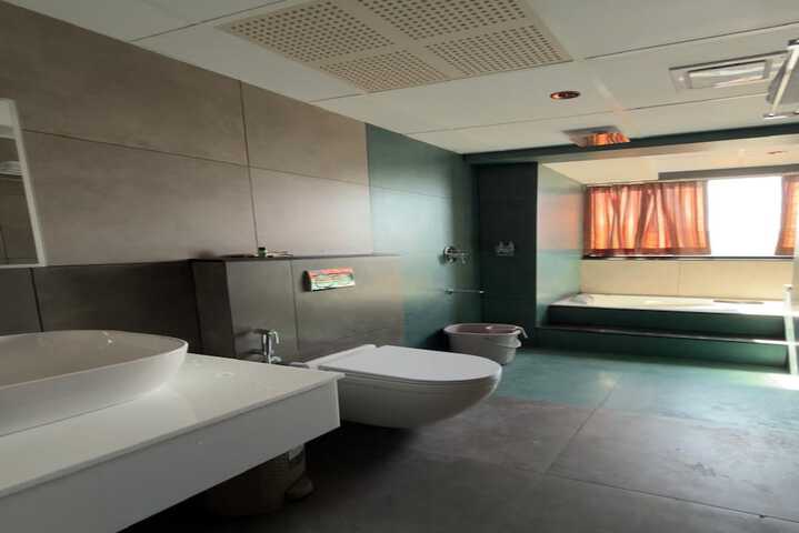 Room 53 of 72