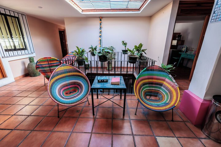 Lounge 86 of 102