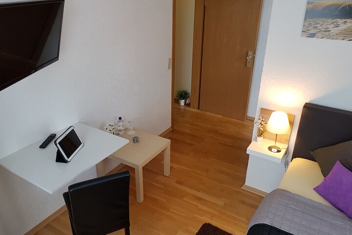 Room 13 of 30