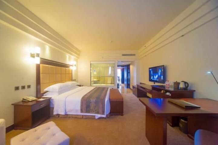 Room 10 of 44