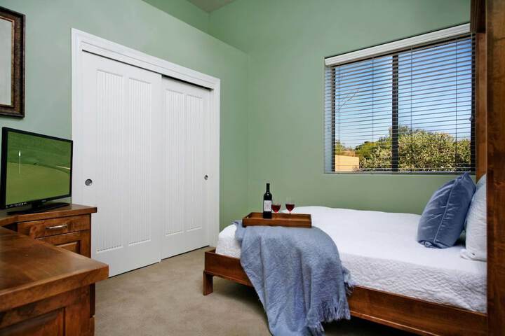 Room 6 of 22