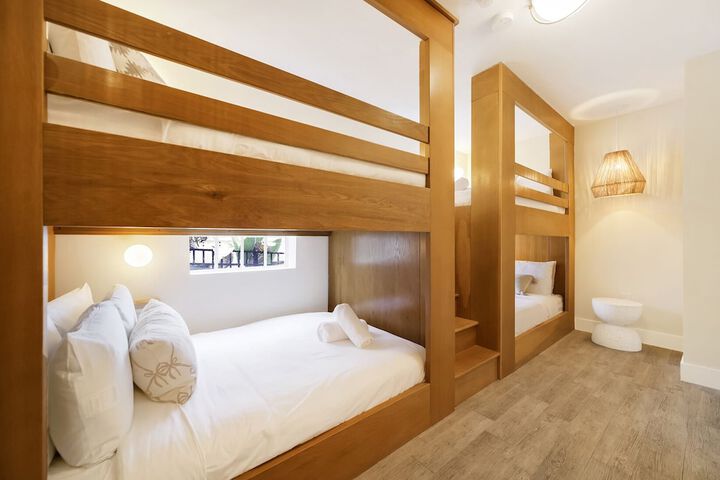 Room 10 of 21