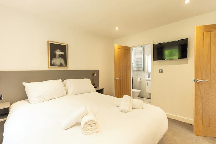 Room 5 of 61