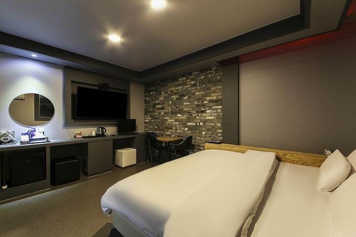 Room 35 of 121