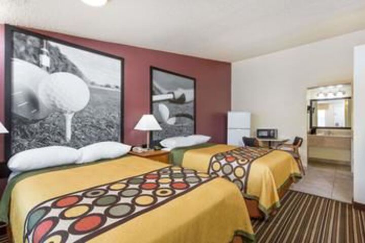 Room 14 of 49
