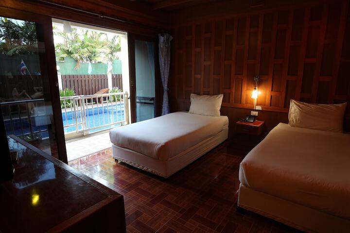 Room 6 of 45