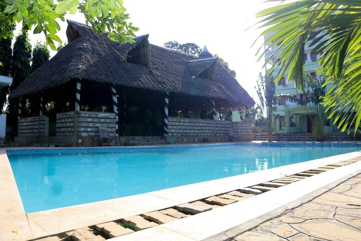 Pool 30 of 52