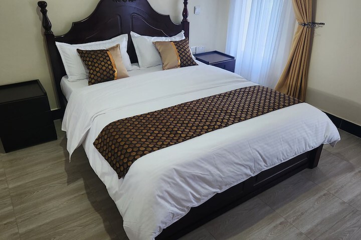 Room 2 of 17