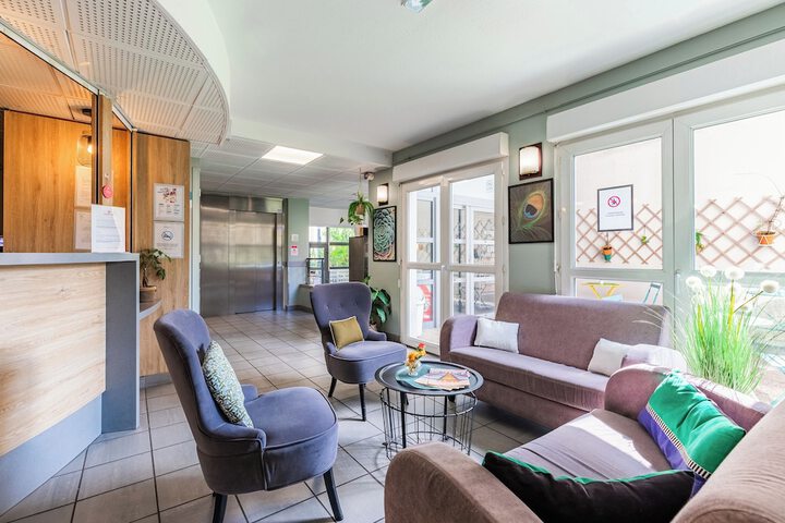 Entrance & Lobby