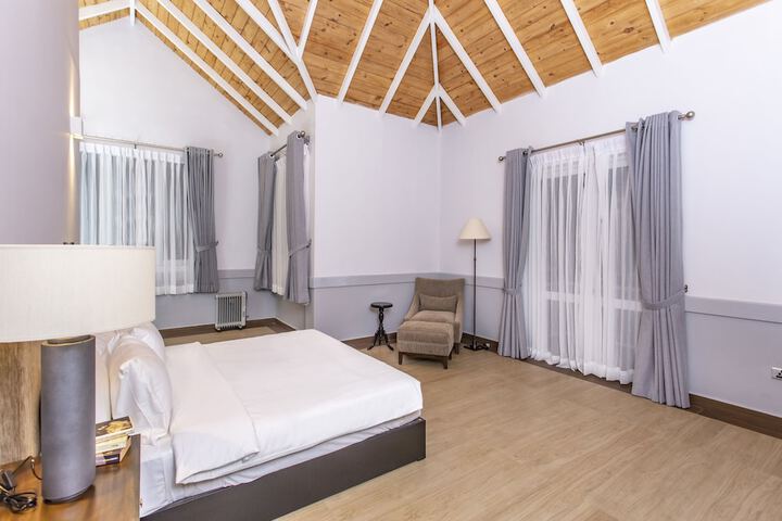 Room 5 of 30