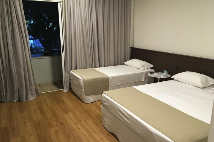 Room 4 of 41