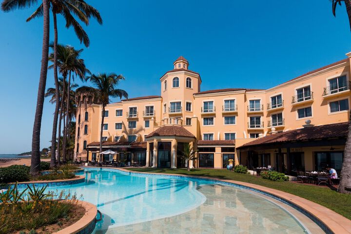Hotel Pool