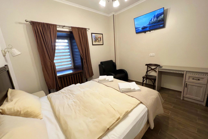 Room 3 of 7