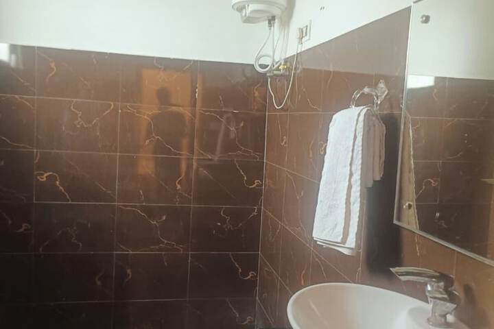 Room 20 of 33
