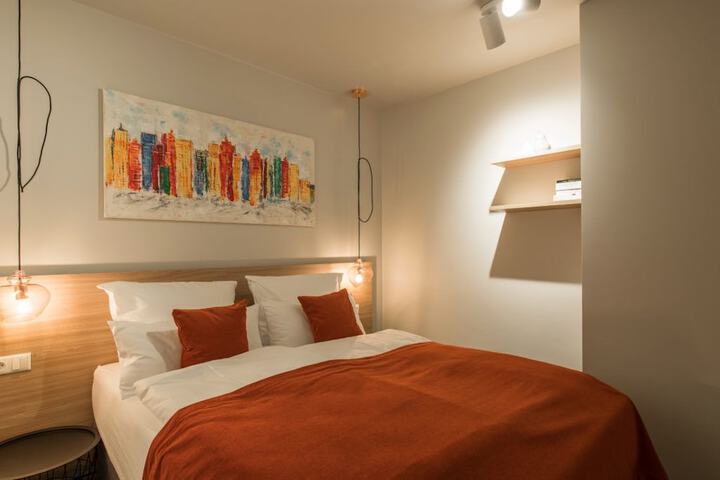 Room 13 of 40