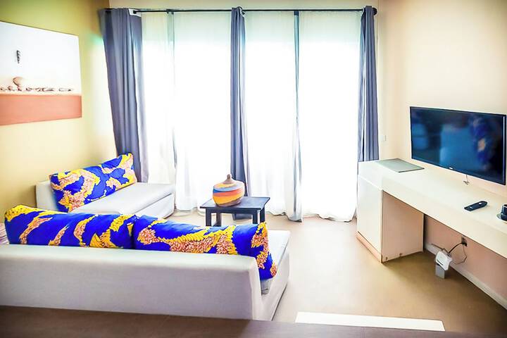 Room 10 of 111