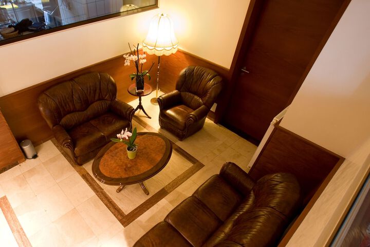 Guest Lobby