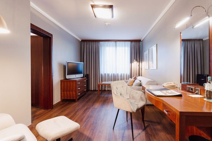 Room 49 of 102