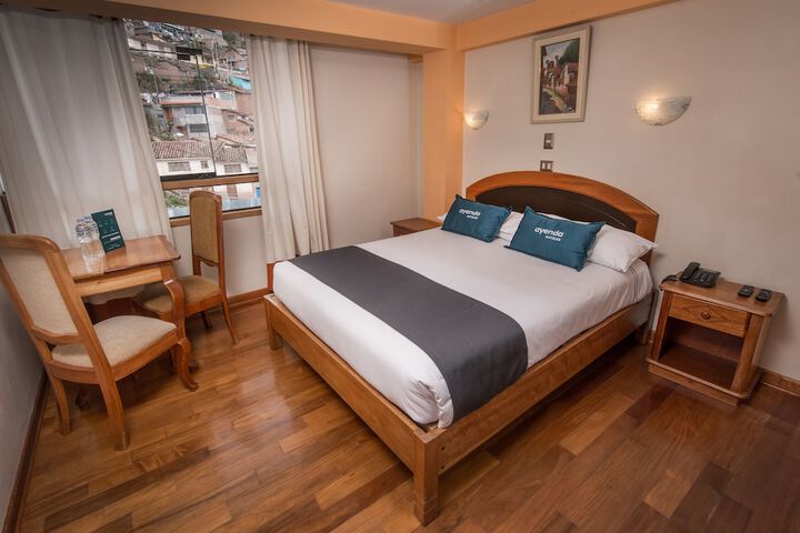 Room 17 of 33