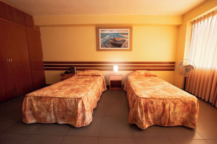 Room 6 of 20