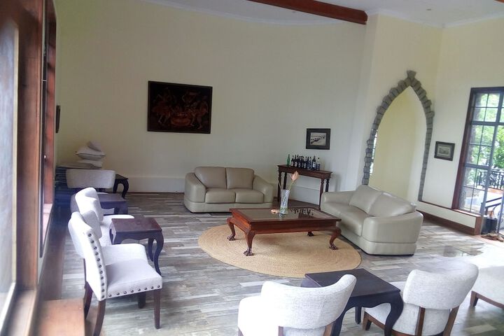 Room 5 of 8