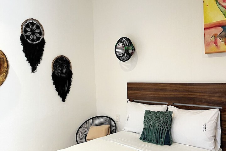 Room 22 of 111