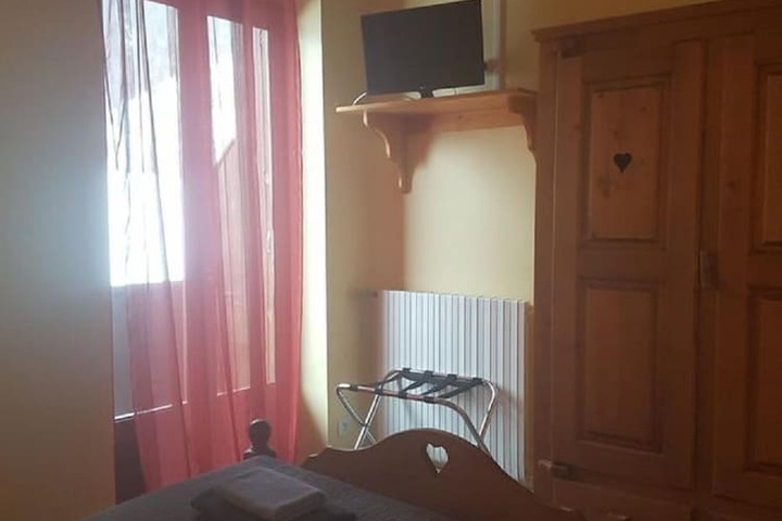 Room 6 of 24