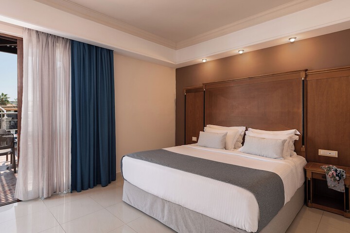 Room 32 of 166
