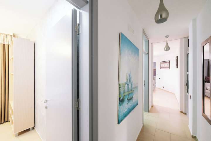 Room 28 of 257