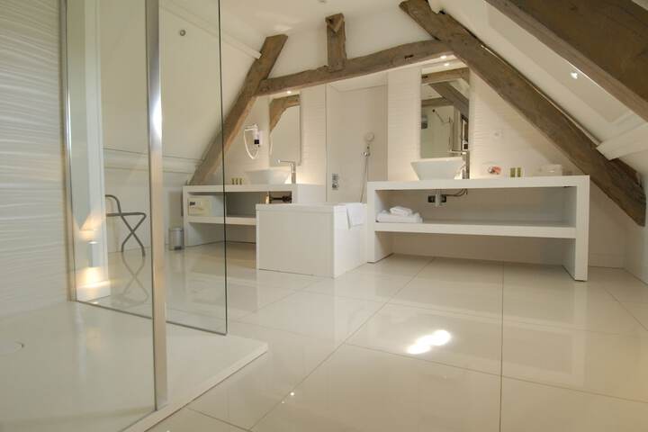Room 46 of 75