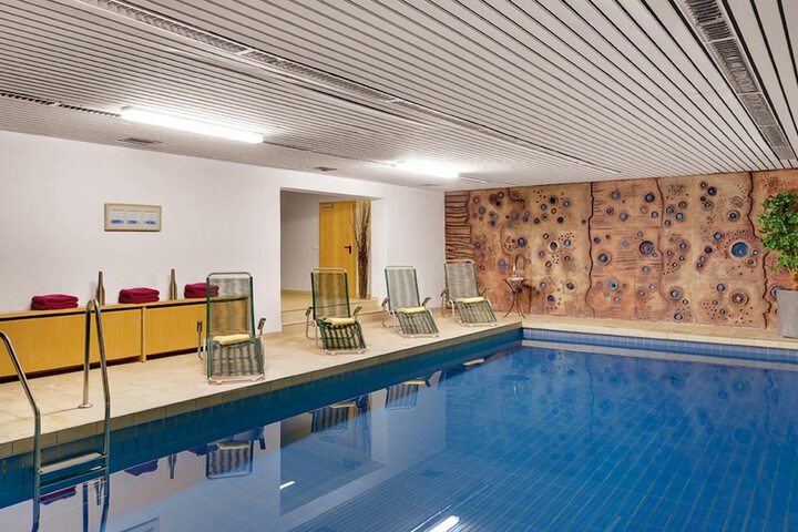 Pools & Facilities