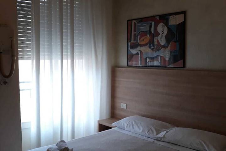 Room 15 of 34