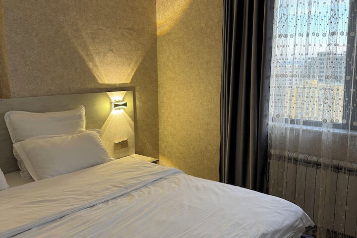 Room 16 of 68