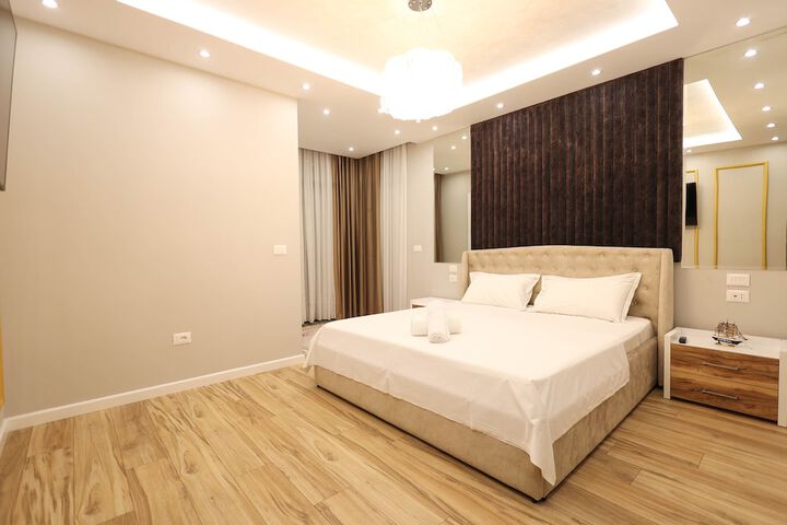Room 19 of 169