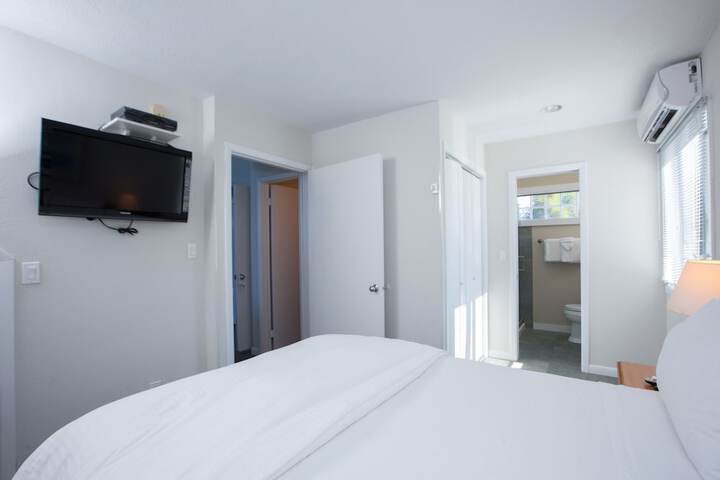 Room 93 of 984