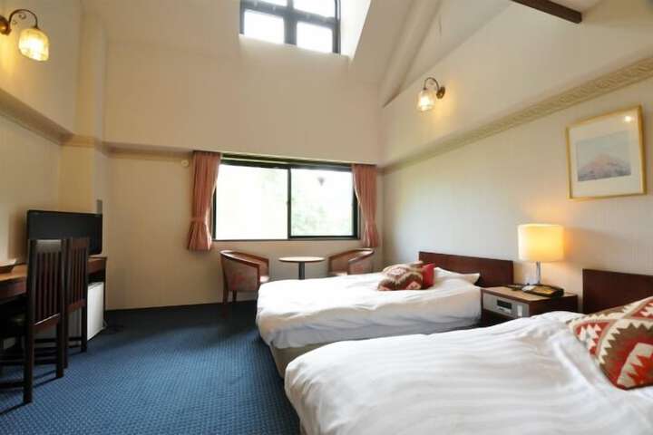 Room 12 of 66