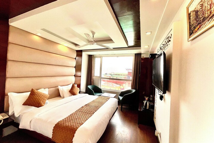 Room 11 of 55