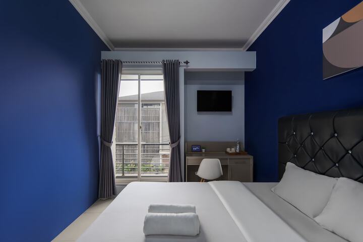 Room 4 of 13