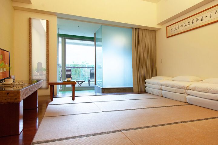 Room 6 of 50