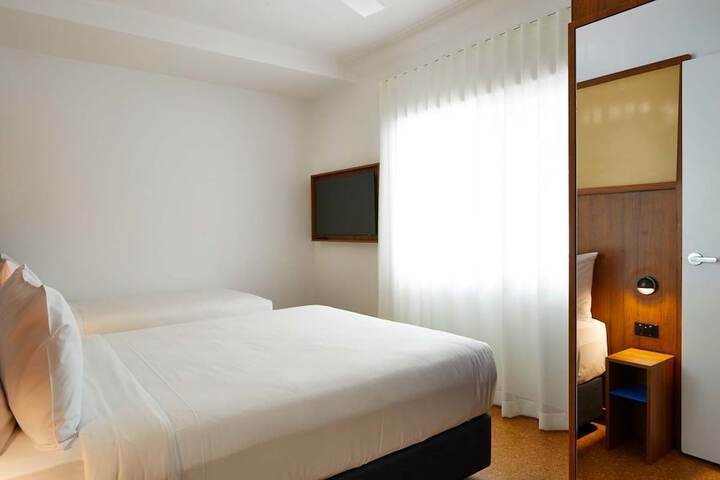 Room 14 of 46